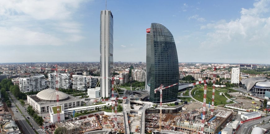 La sinergia di otto gru Potain per la costruzione del nuovo, spettacolare edificio CityWave di Milano